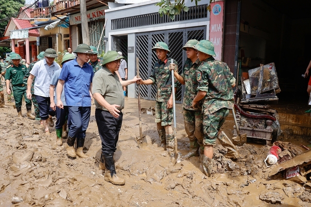 Thủ tướng Phạm Minh Chính chỉ đạo ứng phó, khắc phục hậu quả mưa lũ, thiên tai Yên Bái - Ảnh 1.