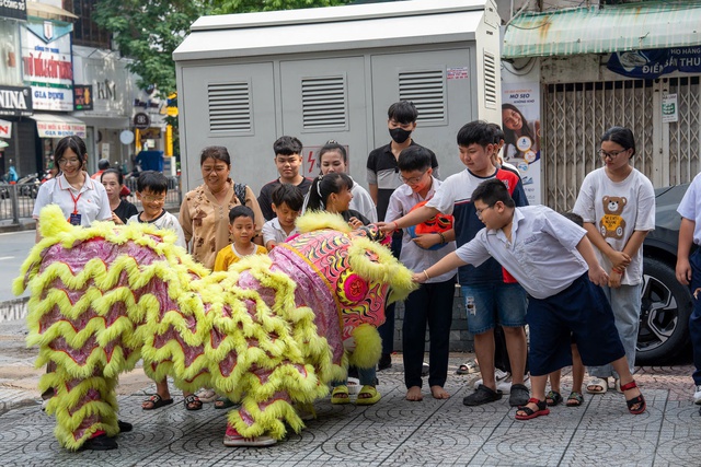 &quot;Chuyện Trăng Non&quot; - Ánh trăng vẫn sáng cho những trái tim nhỏ bé  - Ảnh 7.