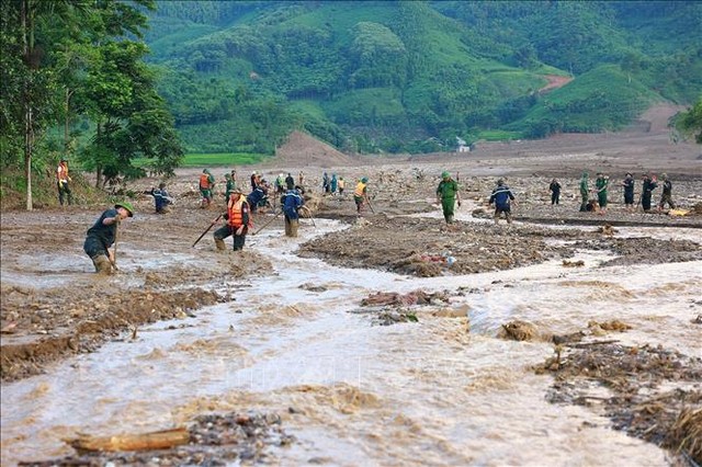 Tập trung cao độ khắc phục hậu quả do bão số 3 gây ra - Ảnh 1.