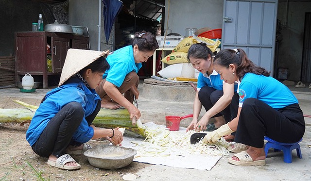 Chuyện gia đình vượt lên nghịch cảnh bằng tình yêu thương - Ảnh 1.