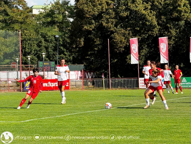 Tuyển nữ Việt Nam giành chiến thắng đậm trước FK Pardubice (Cộng hòa Séc) - Ảnh 1.