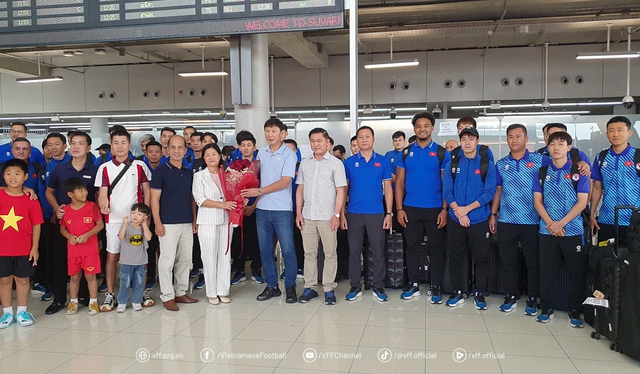 Đội tuyển Việt Nam cập bến Thái Lan, chuẩn bị cho trận chung kết lượt về ASEAN Cup 2024 - Ảnh 1.