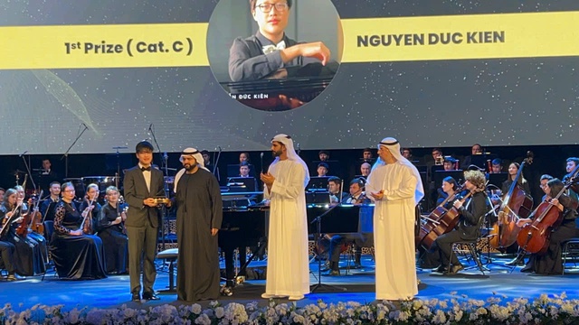 Giải Nhất cuộc thi Piano Quốc tế Fujairah Nguyễn Đức Kiên: Khổ luyện và đam mê làm nên thành công - Ảnh 1.