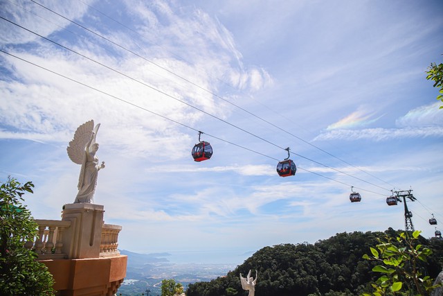 Sun World Ba Na Hills tưng bừng đón hàng nghìn du khách miền Trung - Tây Nguyên ngày đầu ưu đãi giá vé 350.000 VNĐ   - Ảnh 10.