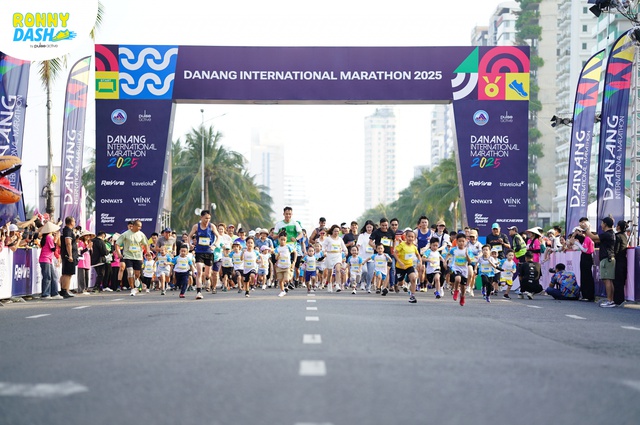 Huỳnh Anh Khôi và Phạm Thị Bình giành chiến thắng cự ly 42km tại Danang International Marathon 2025 - Ảnh 10.