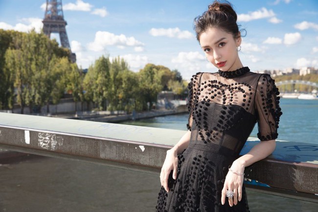 Nhìn lại những khoảnh khắc dàn sao Cbiz “khuấy đảo” tuần lễ thời trang Paris - Ảnh 1.