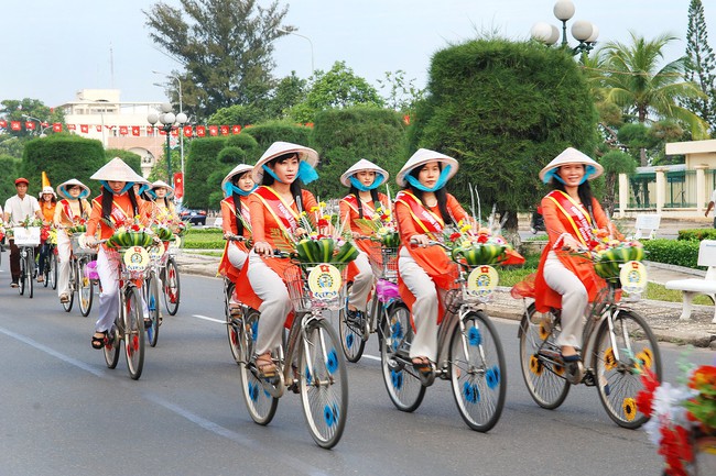 Nhiều hoạt động văn hóa, thể thao và du lịch kỷ niệm 120 năm Phan Thiết được công nhận thị xã - Ảnh 1.