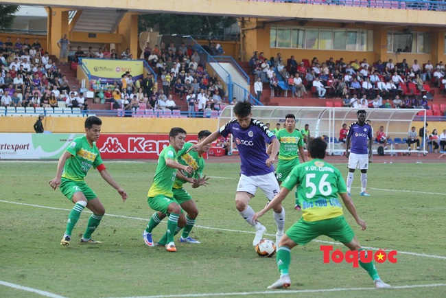 Đội hình tiêu biểu V-League 2018: Hà Nội FC vẫn áp đảo - Ảnh 1.
