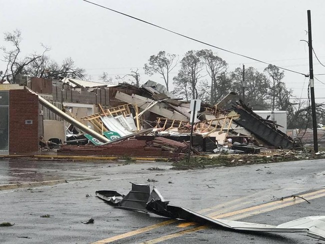 Hình ảnh siêu bão mạnh nhất trong lịch sử Mỹ tàn phá Florida - Ảnh 5.