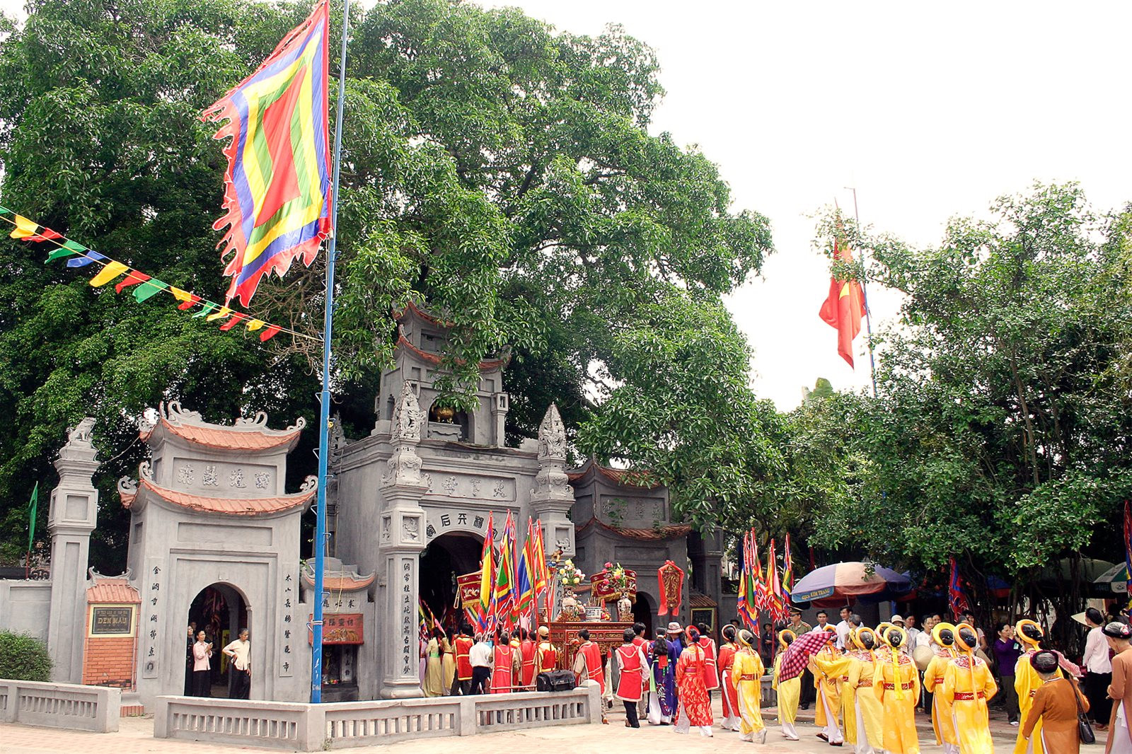 Lễ Hội Đền Trần Tháng 8: Khám Phá Tinh Hoa Văn Hóa Lịch Sử