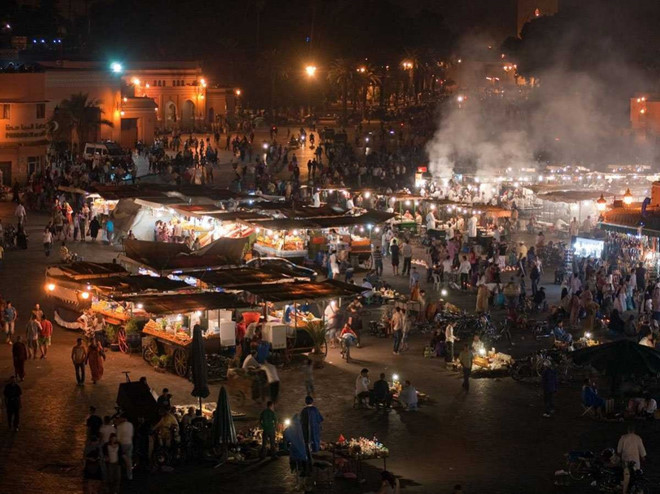 11. Marrakesh, Morocco: Đây là nơi giao hòa của các hương vị Pháp, châu Phi và Trung Đông, nơi bạn có thể tìm thấy thịt viên Morocco hay xúc xích cay. Buổi tối, bạn có thể ghé các nhà hàng cao cấp như Bô-Zin tọa lạc trong một khu biệt thự sang trọng.