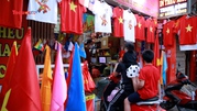 Hà Nội: "Phố cờ" nhộn nhịp hơn trong không khí Sea Games 31