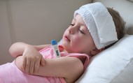 Khi trẻ bị sốt cao bất thường: Nguyên nhân, triệu chứng và cách điều trị