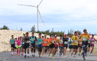 Ấn tượng giải chạy Marathon "xanh" trên đồi cát trắng Quảng Bình