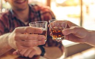 Chuyên gia chống độc cảnh báo: Thói quen uống rượu rất nhiều người mắc, cực nguy hiểm