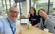 Kỳ lạ: Giáo sư ĐH Harvard ngày nào cũng hẹn cà phê sáng với sinh viên Việt