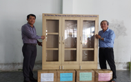 Xây dựng tủ sách cộng đồng phát triển văn hóa đọc vùng đồng bào dân tộc thiểu số 