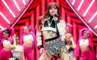 Giới trẻ và nền kinh tế Thái Lan "chạy đua" theo sức nóng các ngôi sao K-pop gốc Thái