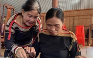 Truyền dạy dệt thổ cẩm truyền thống của người Êđê