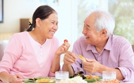 Chăm sóc, phát huy vai trò và kinh nghiệm của người cao tuổi 