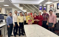 Lãnh đạo TP.HCM thăm, chúc Tết doanh nhân người Việt Nam ở nước ngoài tiêu biểu