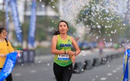 “Nữ hoàng chân đất” Phạm Thị Bình chiến thắng cuộc thi marathon quốc tế Đà Nẵng