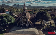 Ngắm nhà thờ gỗ độc đáo hơn 100 năm tuổi ở Kon Tum