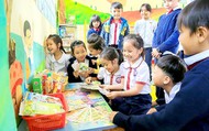 Tạo thói quen đọc sách từ thư viện tiểu học
