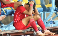 U23 Indonesia gục ngã, U23 Thái Lan an ủi đối thủ sau màn xô xát với 4 thẻ đỏ