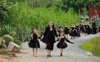 Nhà thiết kế tạo sân chơi thời trang cho trẻ em khó khăn ở Lâm Đồng
