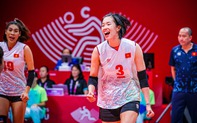 Tuyển bóng chuyền nữ Việt Nam ăn mừng cảm xúc khi đặt một chân vào bán kết ASIAD 19