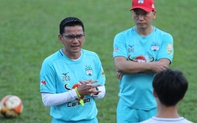 HLV Kiatisuk: 'Bầu Đức muốn đôn lứa cầu thủ HAGL lên đội hình U23 Việt Nam đá SEA Games tới'