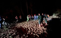 Ra biển chơi, sóng đánh 1 học sinh tử vong, 2 học sinh mất tích