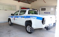 Lao thẳng xe tải vào xe CSGT rồi bỏ chạy