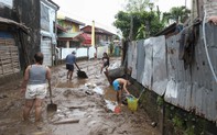 Philippines bị ngập lụt nặng trước khi bão Trami đổ bộ