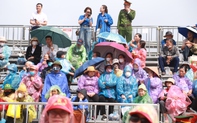 Hàng nghìn người đội mưa dự lễ hội Tây Yên Tử ở Bắc Giang