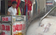 Gặp chàng trai bán "cháo sườn IELTS 9.0" ở Hà Nội, cách luyện tiếng Anh "thần sầu" khiến nhiều người bất ngờ