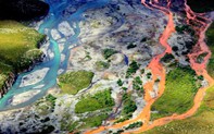 Sông ngòi ở Alaska bất ngờ chuyển sang màu cam: Lý do khiến các nhà khoa học ngạc nhiên