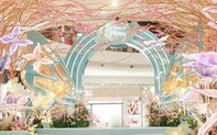 Đón xuân rộn ràng giữa khu vườn tràn ngập sắc hoa tại Crescent Mall