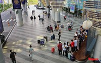 Trả lại hơn 300 triệu đồng cho hành khách để quên ở sân bay