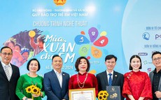 Bộ LĐTBXH trao tặng bằng khen cho Chubb Life Việt Nam