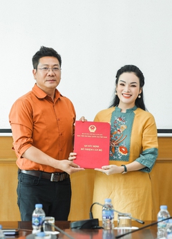 NSƯT Tân Nhàn đảm nhiệm vai trò Trưởng khoa Thanh nhạc Học viện Âm nhạc Quốc gia Việt Nam