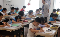Chiến tranh thương mại: Gánh nặng kinh tế cha mẹ Trung Quốc lo trả phí học con cái