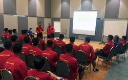 Trước thềm đụng độ U19 Jordan: HLV Hoàng Anh Tuấn làm công tác tư tưởng cho học trò