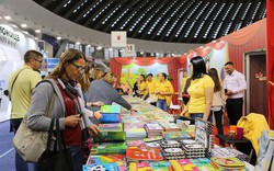 Các tác giả trên thế giới trao đổi kinh nghiệm sáng tác tại Hội chợ sách quốc tế Belgrade

