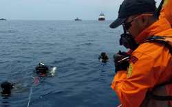 Máy bay Indonesia rơi: Chính phủ vào cuộc huy động lực lượng 