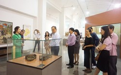 Thứ trưởng Lê Khánh Hải tham quan Bảo tàng tỉnh Đắk Lắk