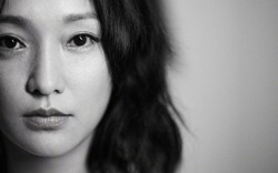 Ba thế hệ sao điện ảnh Trung Quốc trong bộ ảnh trắng đen của Vogue 