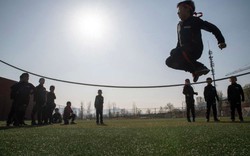Bất ngờ trường học Trung Quốc đào tạo các bé trai thành “đàn ông đích thực”