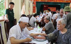 Hà Nội: Hơn 500 người dân hộ nghèo được khám bệnh miễn phí